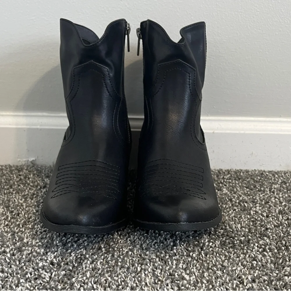 MIA Black Cowboy Ankle Booties Size 10